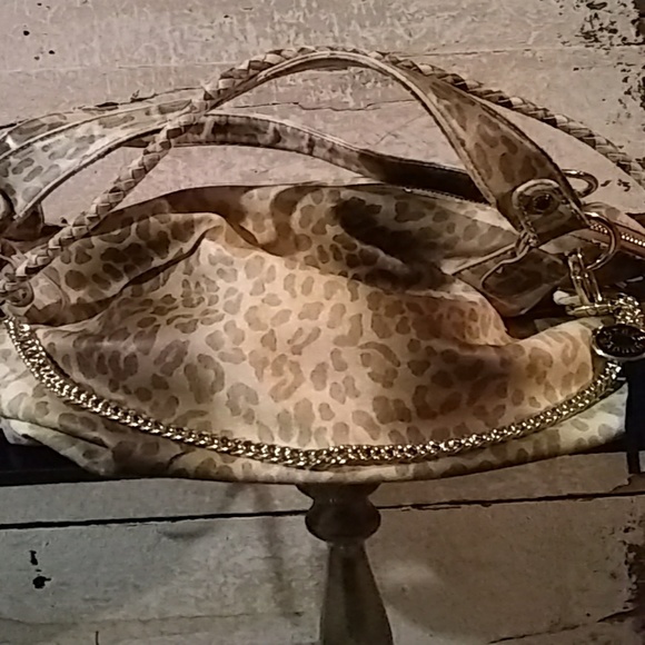Steve Madden slouchy cheetah print handbag - Picture 7 of 8